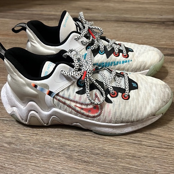 6.5 Giannis Basketball Shoes - Picture 1 of 3